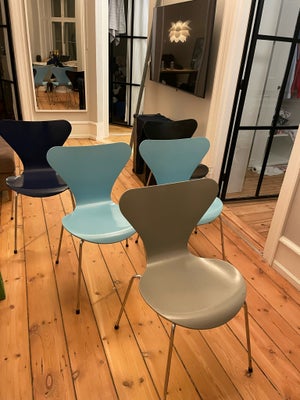 Arne Jacobsen, Syverstol, Stol, 5x Syverstole til salg 1500kr stykket

2x lyseblå
1x mørkeblå
1x sor