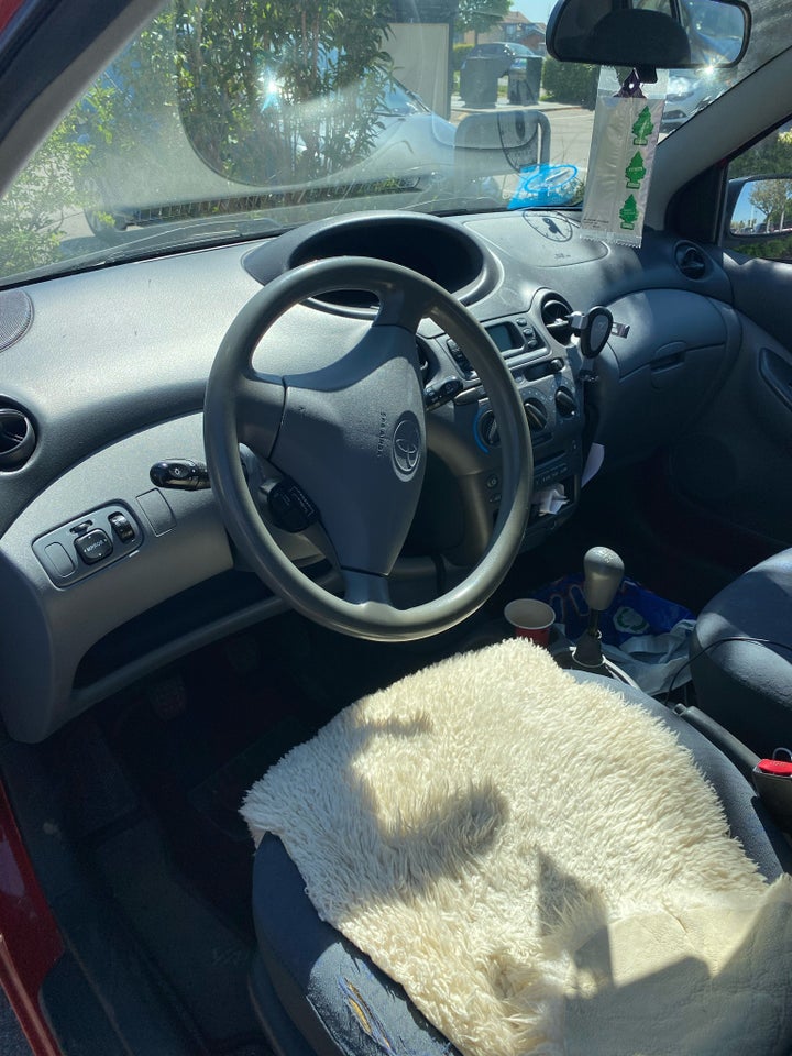 Toyota Yaris, 1,0 Luna Komfort, Benzin