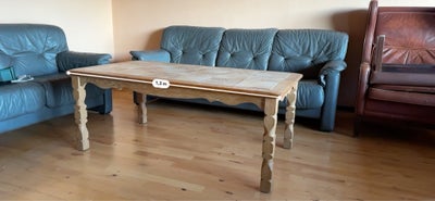 Sofabord, egetræ, Pænt og velholdt sofabord i egetræ med kakler på bordpladen som alle er i god stan