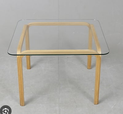 Glasbord, Alvar Aalto, glas, b: 70 l: 70 h: 45, Alvar Aalto sofabord, Artek. 