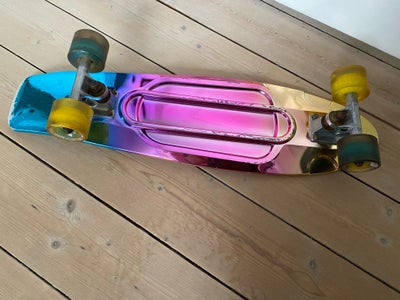 Skateboard, NKX Rainbow Deluxe, str. 68,3 cm, Fint og velkørende, brugt meget lidt, farven er famlet