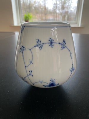 Vase, Vase, Royal Copenhagen, Musselmalet riflet vase lille, 12 cm. 1. sortering. Kun stået til pynt