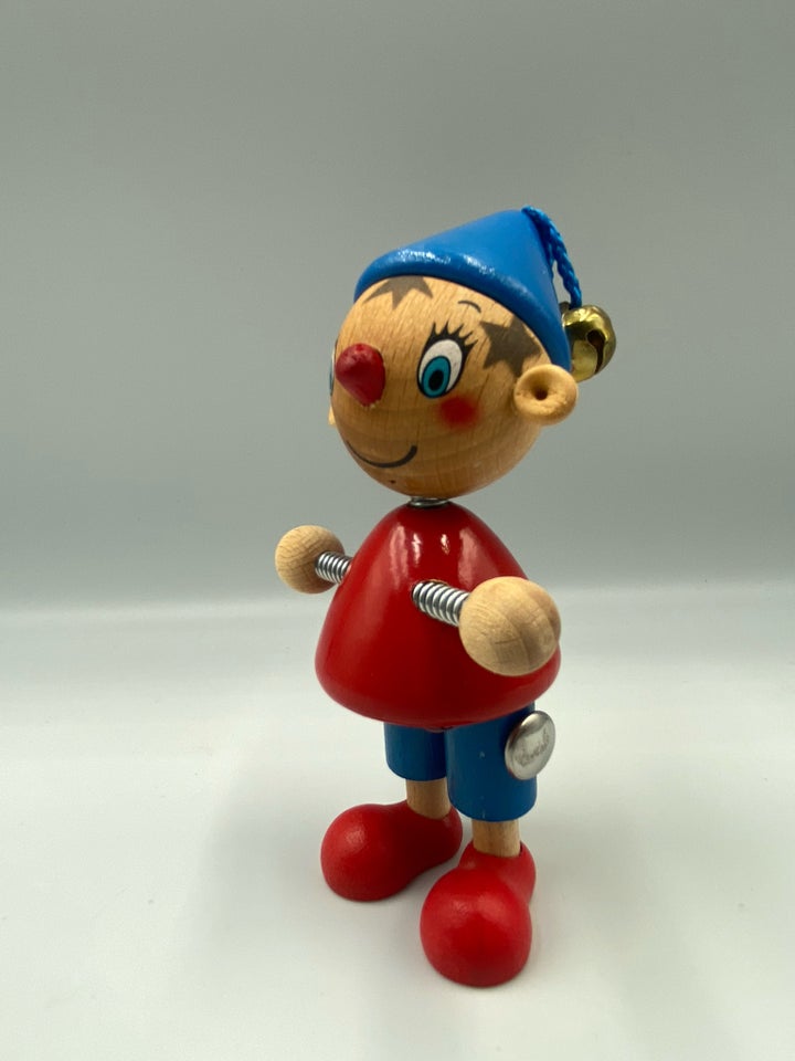 Andet, Noddy figur i træ.