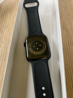 iPhone 8, 32 GB, Perfekt, Apple Watch Series 8 45 mm midnight aluminium case 
Ubrugt lader følger me