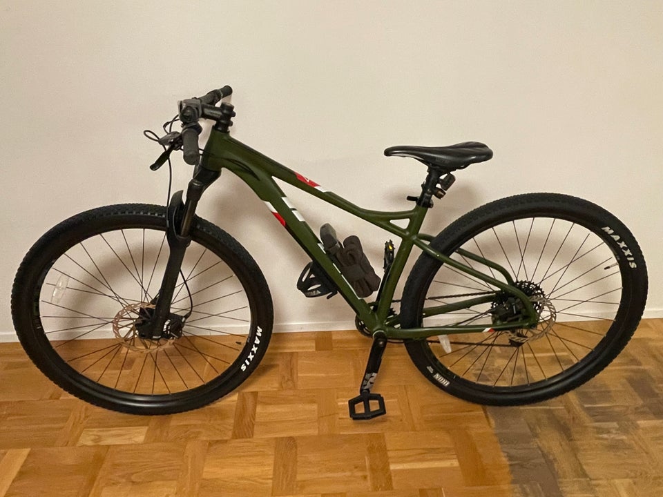 Fuji tahoe 29 1.5 hardtail bike clearance 2019