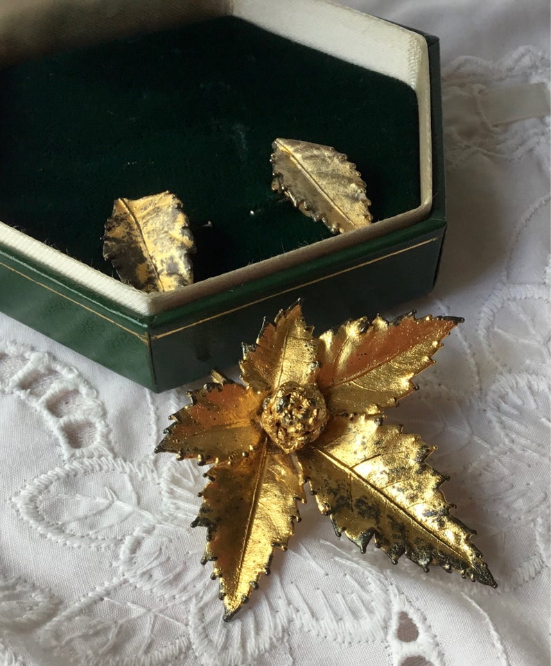 Broche, guld, Flora Danica