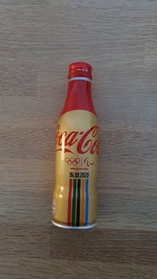 Coca Cola, Alu flaske, Coca Cola, OL 2020 Alu. flaske med skruelåg.

Coca Cola aluminium flaske/dåse