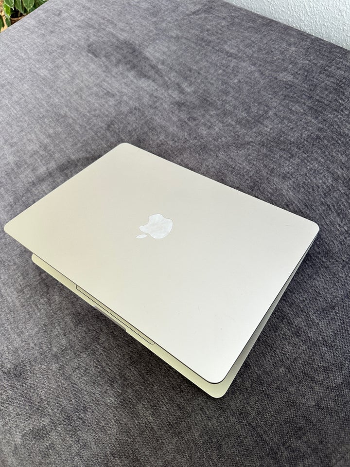 MacBook Air, M2 2022, 8 GB ram