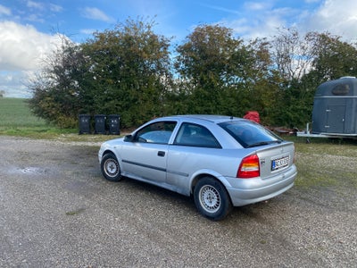 Opel Astra, 1,6 16V Comfort, Benzin, 1999, km 207000, sølvmetal, nysynet, ABS, airbag, 3-dørs, centr