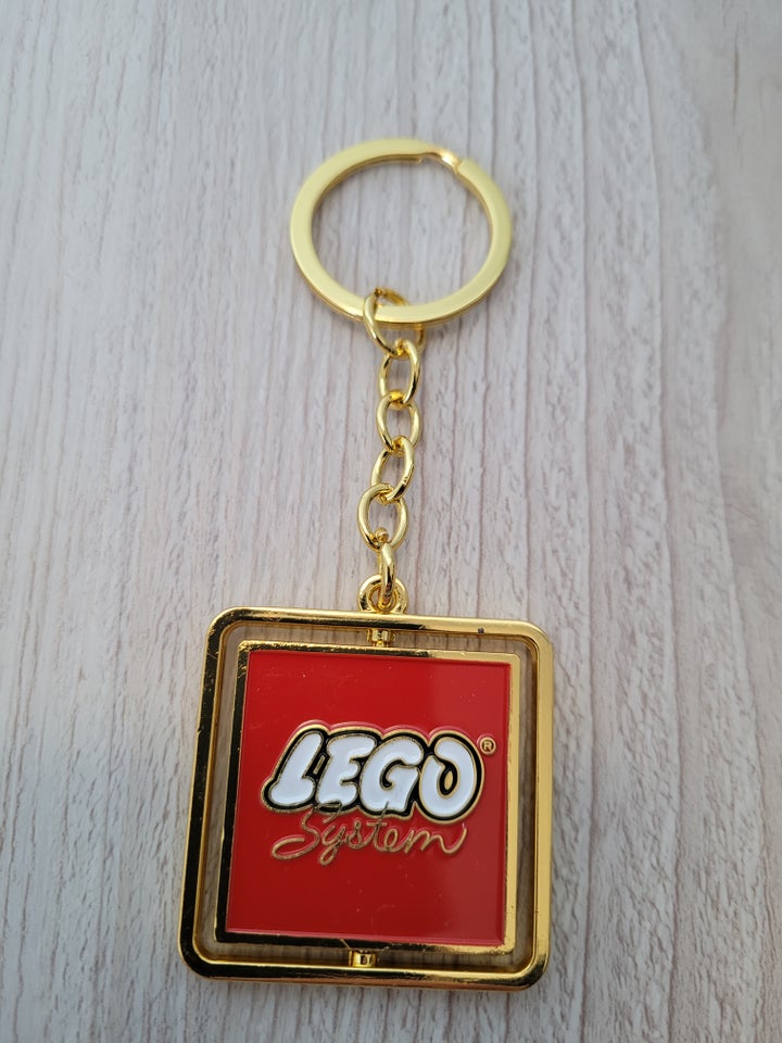 Lego Exclusives, 5007091 RETRO SPINNING KEYCHAIN 1964