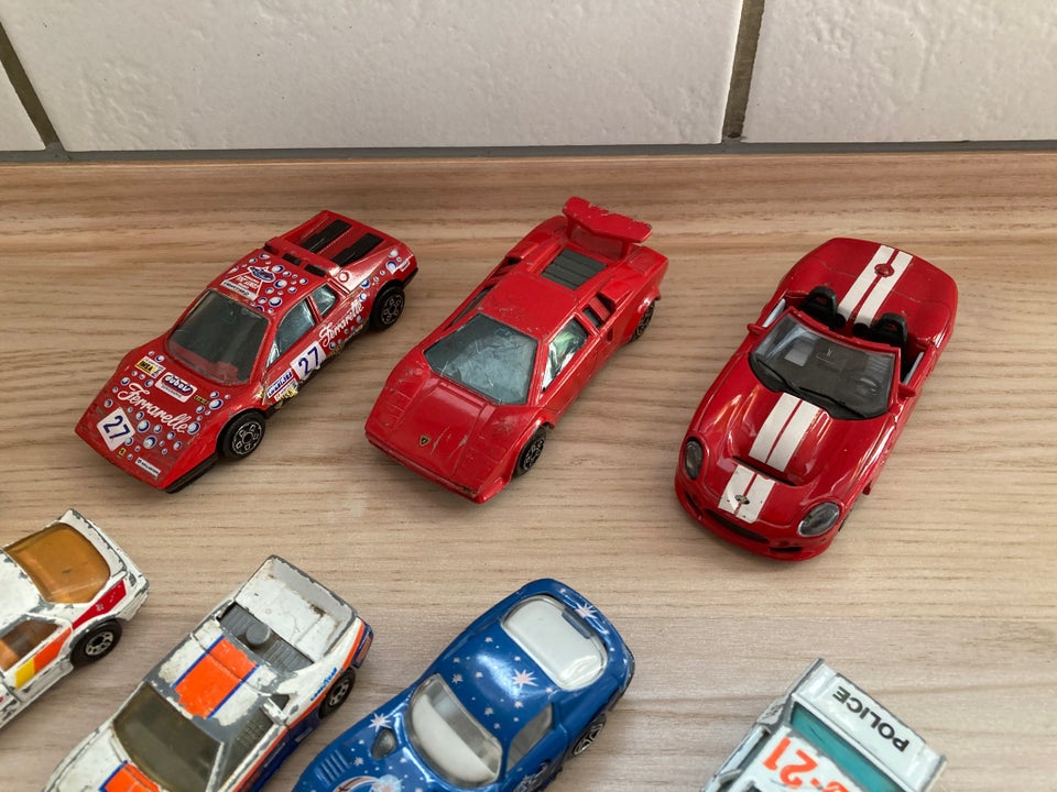 Modelbil, Matchbox + Burago Ferrari,