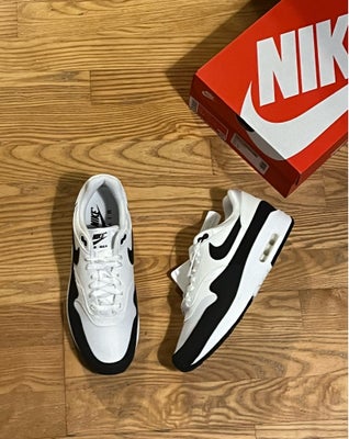 Sneakers, Nike, str. 44,5,  Sort,  Ubrugt, Nike Air Max 1 ‘Black White’

Helt nye, aldrig taget i br