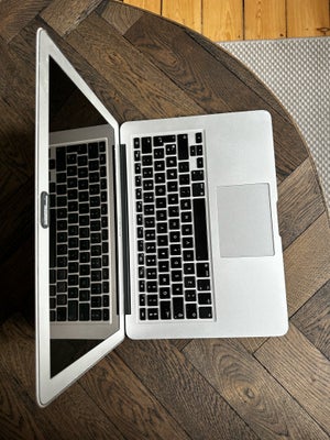 MacBook Air, MacBook Air (13 inch, Mid 2013), 4 GB ram, 128 GB harddisk, Rimelig, Ældre model af Mac