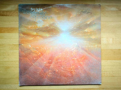 LP, The Family Of Mann, First Light, LP udgivet i 1974
Genre: Fusion, Jazz-Funk
Stand vinyl: VG++, v