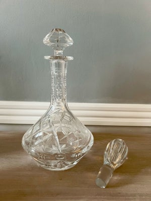 Vase, Krystal vandkaraffel/vase, Sælger denne krystalvand karaffel, da den bare står i skabet.

Der 