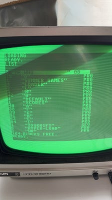 Commodore 64 , arkademaskine, Rimelig, Komplet sæt commodore 64 sæt med 4 joystick, diskette drev, 6