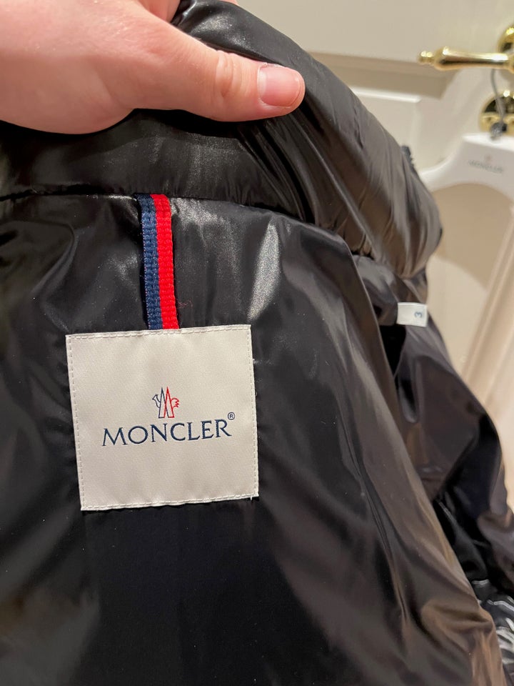 Dynejakke, str. M, Moncler