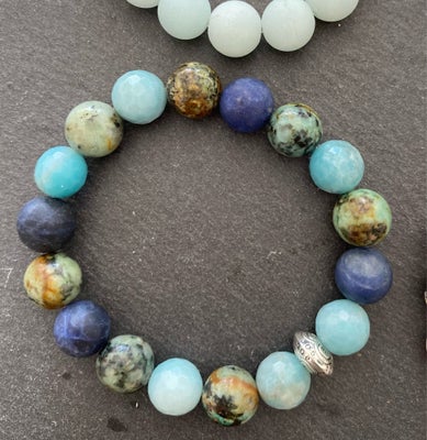 Armbånd, halvædelsten, Sodalit, akvamarin og afrikansk turkis, 10 mm perler, lavet med stærk elastik