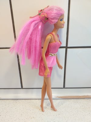 Barbie, MATTEL Barbie 2009 med tøj, Mattel
Barbie 2009
Med pink kjole og tørklæde
Langt pink & sølv 