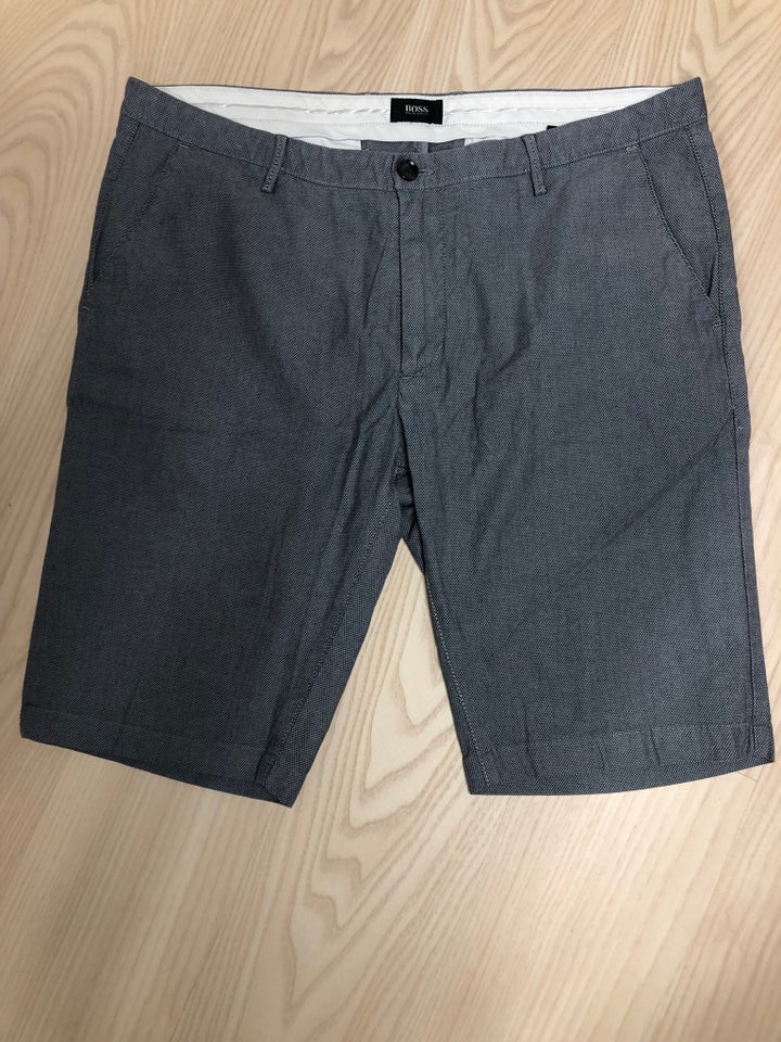 Shorts, Hugo Boss, str. 52