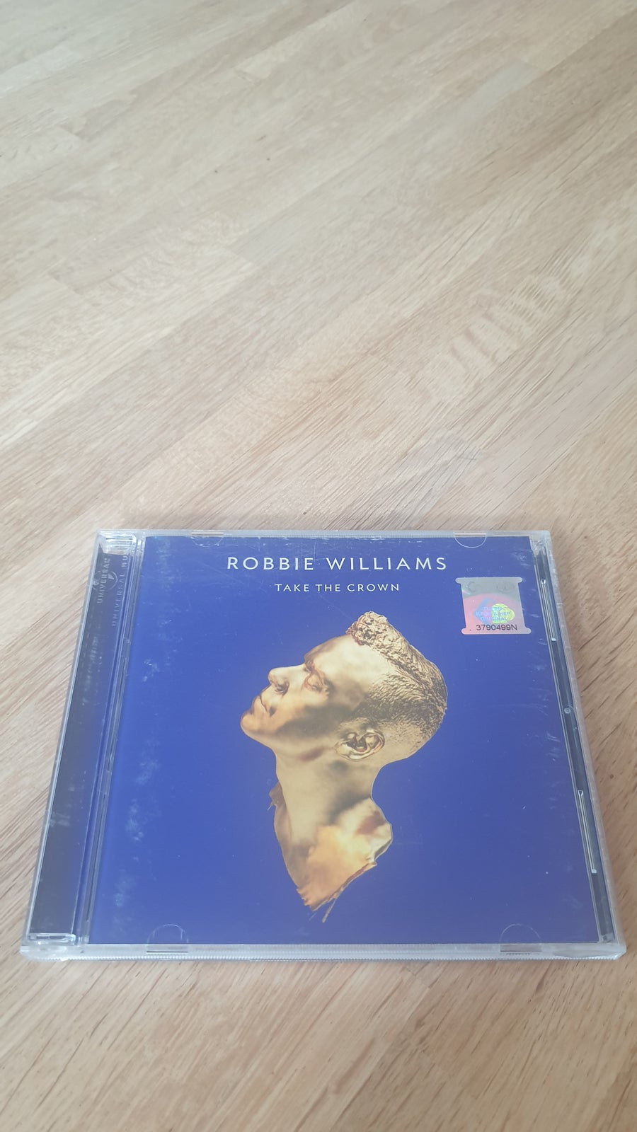 ROBBIE WILLIAMS: TAKE THE CROWN, rock
