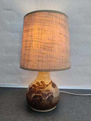 Lampe, Axella, Fremstillet af Axella Keramik (Aksel Larsen)  fremstår lampen i eminent god stand, en