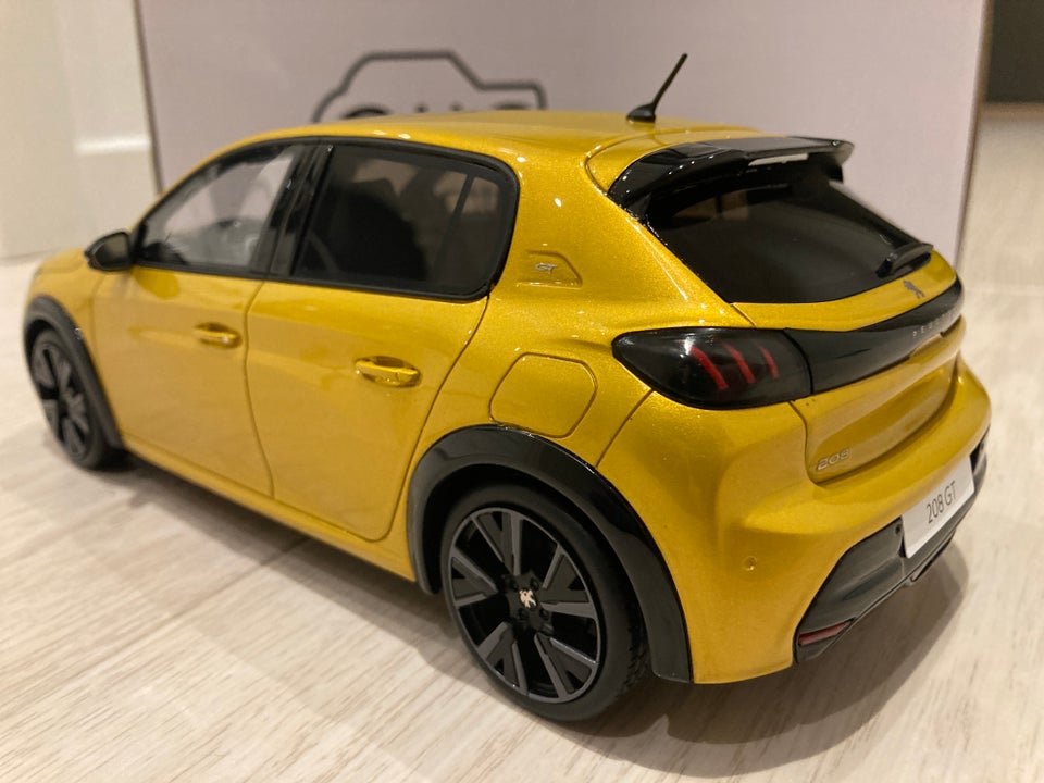 Modelbil, Peugeot 208 GT 1/18, skala 1:18