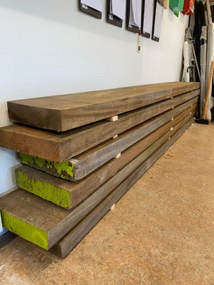 Tømmer, Azobe, Azobe planker 7,5x32x300cm. Kan også levere fod til spisebord i azobe. Prisen er pr s