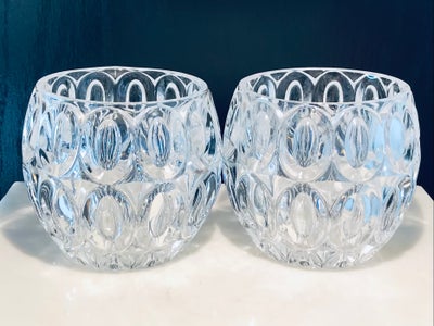 Glas, Fyrfadsstage / vase / krukke / Urtepotteskjuler , Glaskrukke / glasvase, Et par flotte glasvas