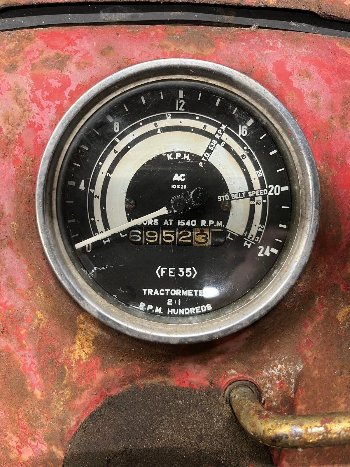 MF 35 Benzin årgang 1960