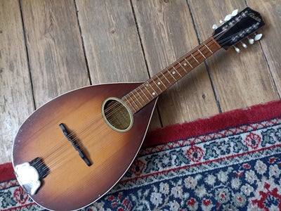 Mandolin, Levin Model 46, Gammel svensk mandolin. Serienr indikerer slut'49 - tidlig '50

I ret god,