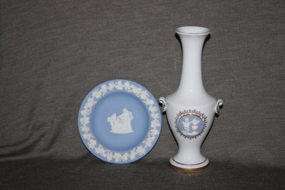 Porcelæn, Wedgwood lille skål / platte, Wedgwood lille skål / platte - 75 kr.
Vase med Wedgwood came