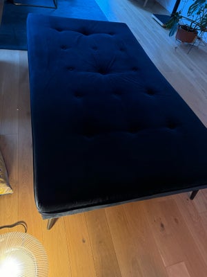 Daybed, fløjl, anden størrelse , Købt hos Ellos, Bredde 110 cm
Længde 205 cm 
Højde 45 cm 

Bemærk, 