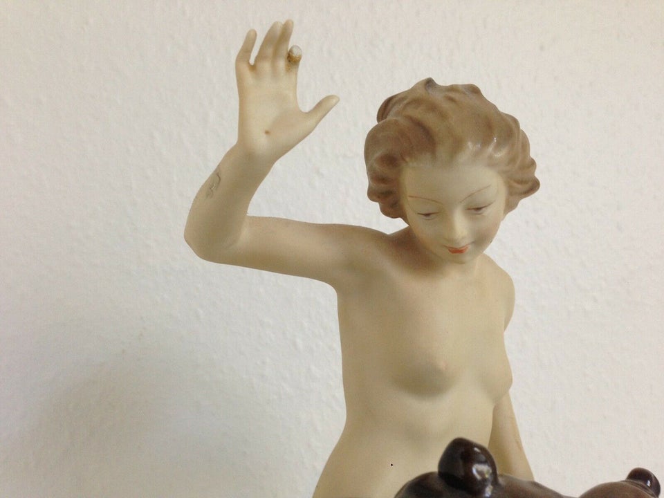 porcelæns figur vintage antik , k tutter, motiv: nøgen dame