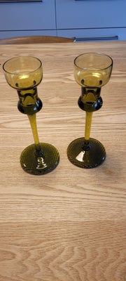 Glas, Lysestager, Svenske, Smukke, mundblæste lysestager i den skønneste olivengrønne farve. Intakte
