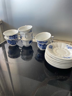 Porcelæn, 7 kaffekopper og 7 underkopper, Royal Copenhagen, Kantet Blå Blomst
7 kopper, dek.nr: 10/8
