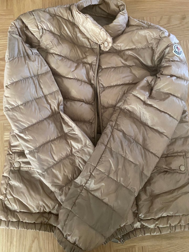 Andet, str. 36, Moncler