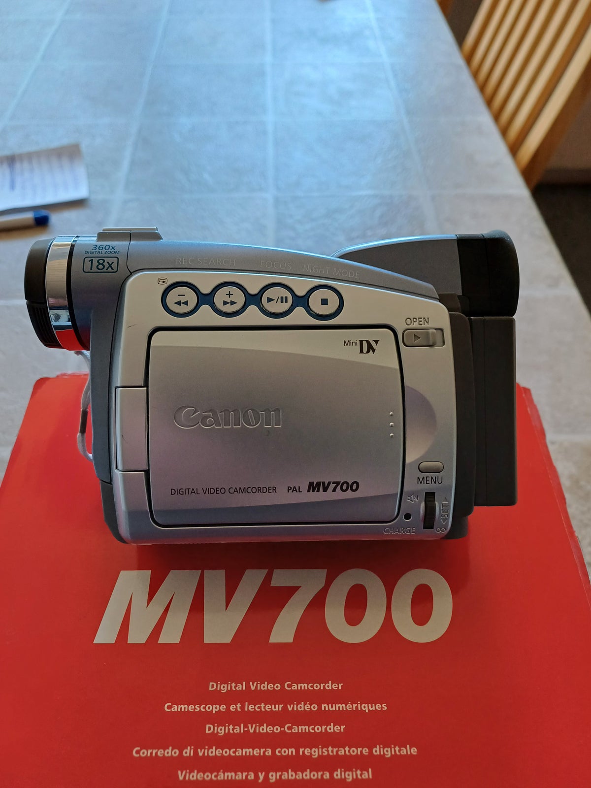Video kamera, Canon, MV700
