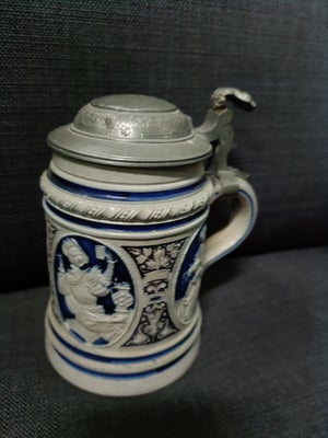 Keramik, Lågkrus, Fint og velholdt lågkrus med motiv. Baggrunden er grå med motiv i blålige nuancer.