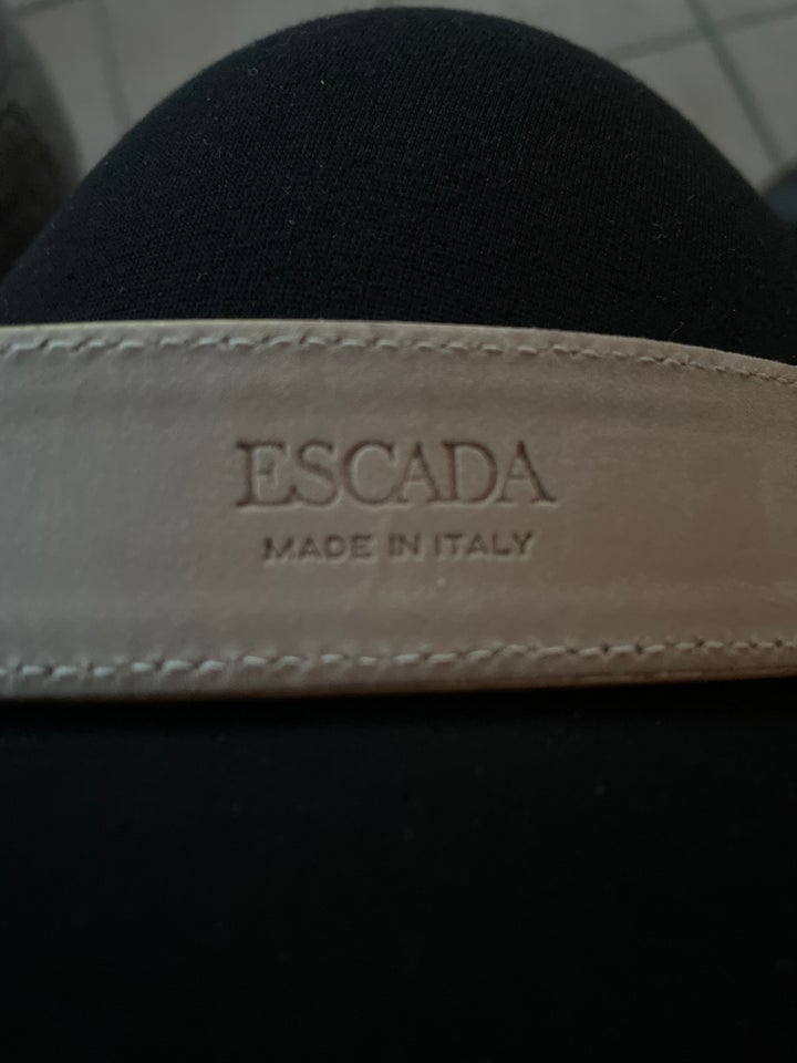 Bælte, Bælte, Escada