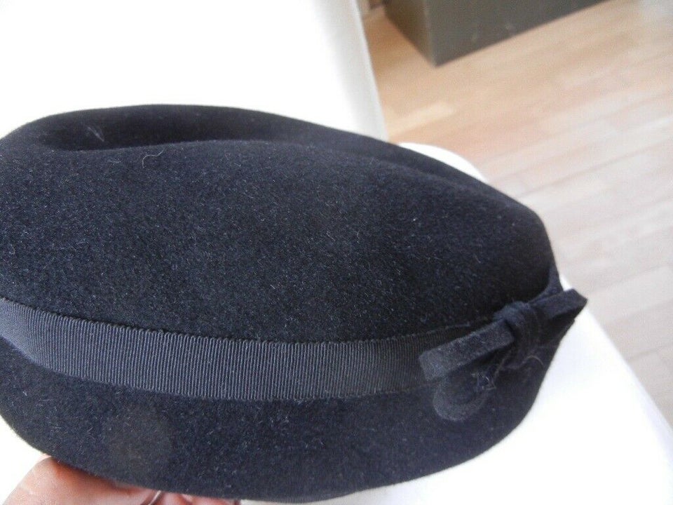 Hat, RETRO - Greta Friberg, str. 55