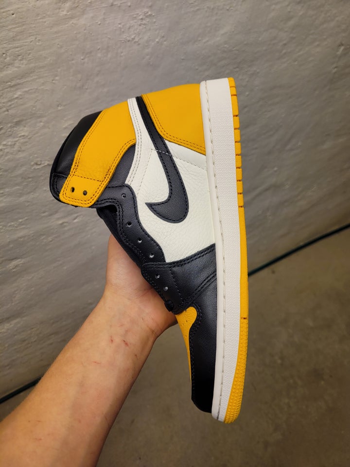 Sneakers, Jordan 1 high Taxi / Yellow Toe, str. 43