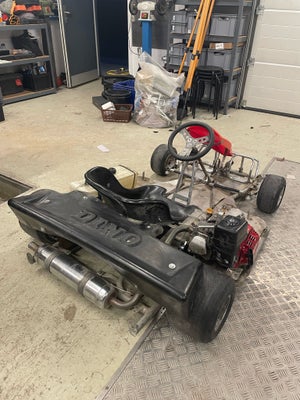 Gokart, DINO, 200 ccm, modelår 2010, 6,5 HK Honda GX200 motor. Går godt i motoren. Kører og bremser 