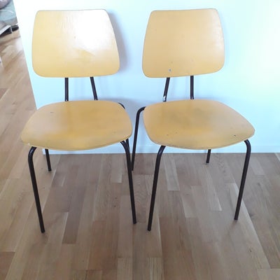 Spisebordsstol, Træ og stål, 2 stole, trænger til maling derfor lav pris. Solid kvalitet. 50 kr pr s