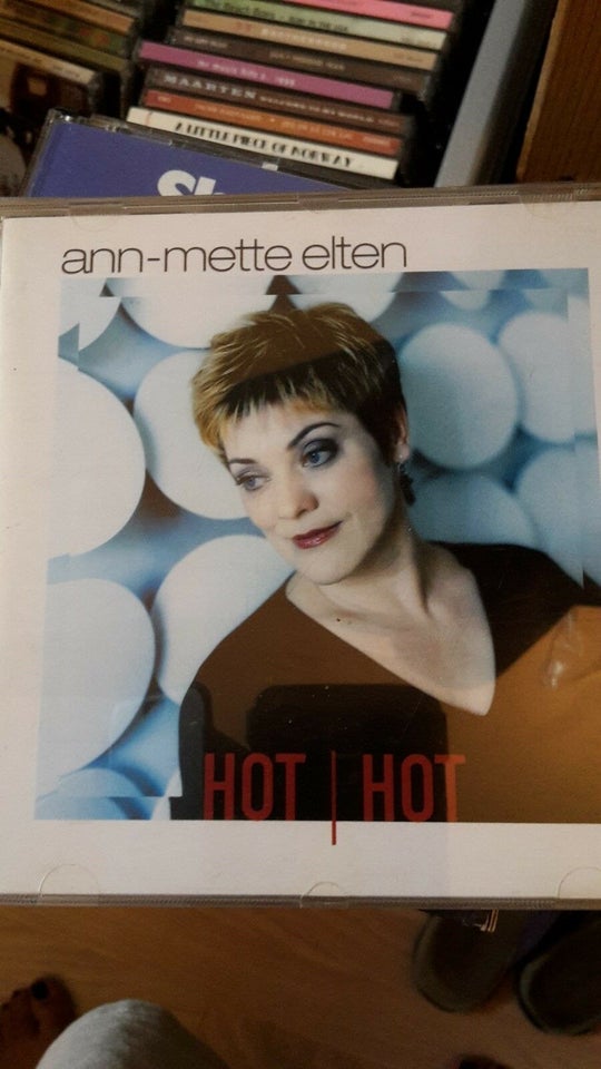 Ann - Mette Elten: Hot Hot, pop