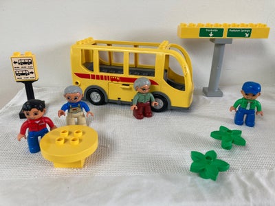 Lego Duplo, Poser med tema-sæt f.eks. politibåds-eftersætning (med kanon der kan skyde), ambulancefl