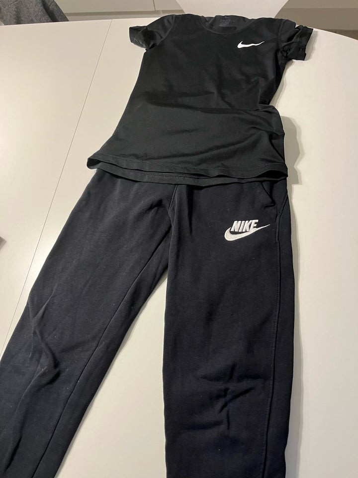 Gymnastiktøj, T-shirt + bukser, Nike