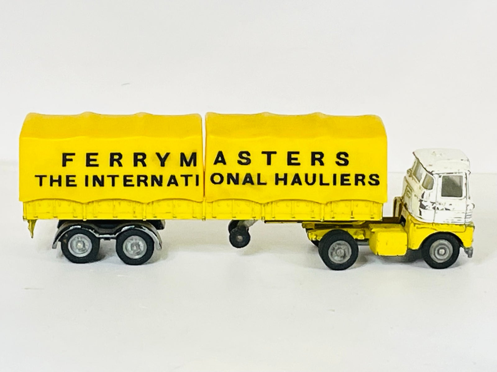 Modellastbil, 1968 Corgi Toys no 1147 Scammel Ferrymasters Truck