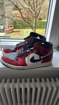 Sneakers, Nike Air Jordan 1 High , str. 46,  Rød, sort og hvid,  Næsten som ny, Hej. 
Jeg sælger min