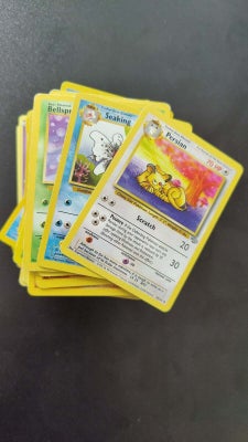 Samlekort, 200 Pokémon kort, Bunke af intet mindre end 200 blandede Pokémon kort.

FAQ:
Hvilke serie